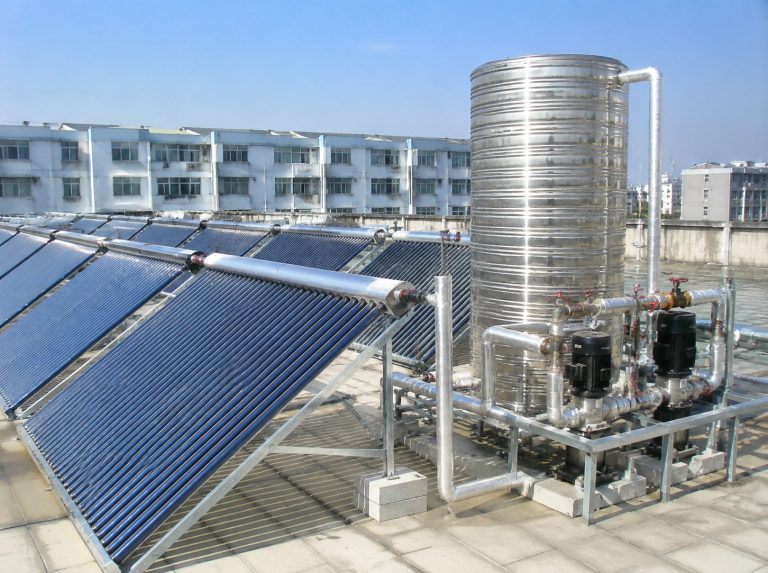 中牟县商用大容量真空管太阳能热水系统